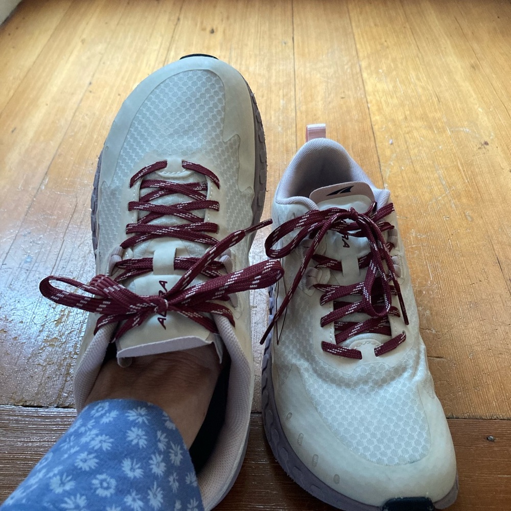Altra Outroad road to trail running shoes women’s 9.5
